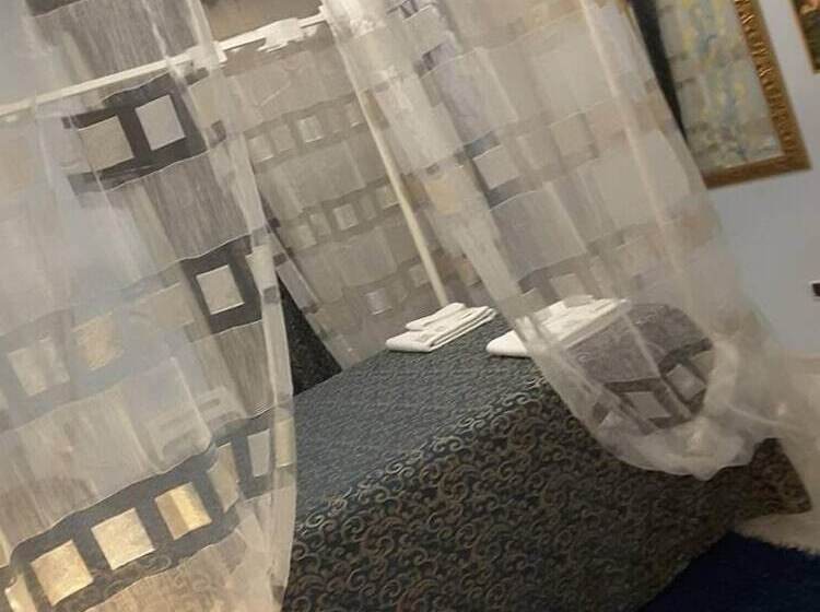 带双人床的经典房间, B&b Perla Di Corso Savoia