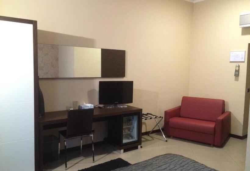 اتاق استاندارد, Tropicana Room