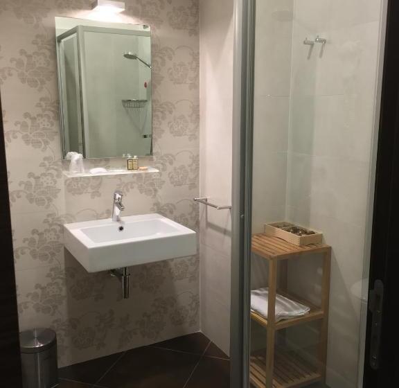 اتاق استاندارد, Tropicana Room