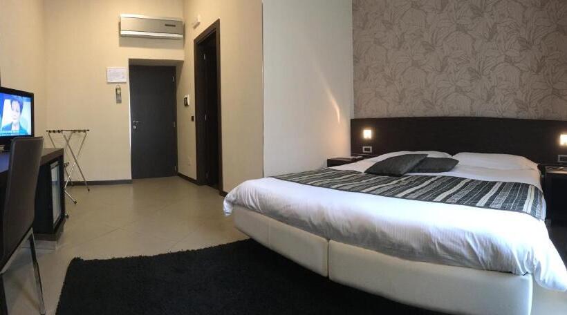 اتاق استاندارد, Tropicana Room