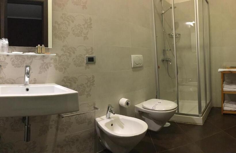 اتاق استاندارد چهار تخته, Tropicana Room