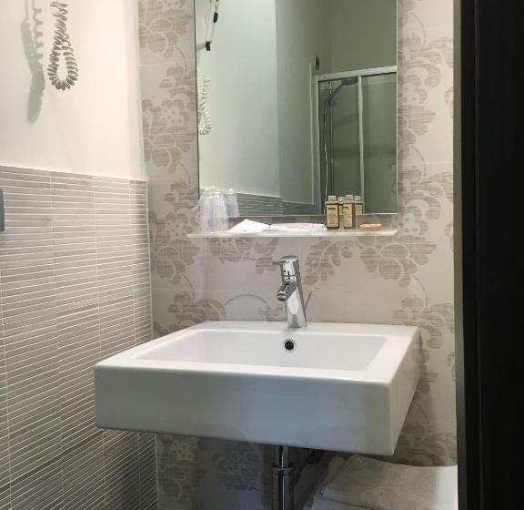 اتاق استاندارد یک نفره, Tropicana Room