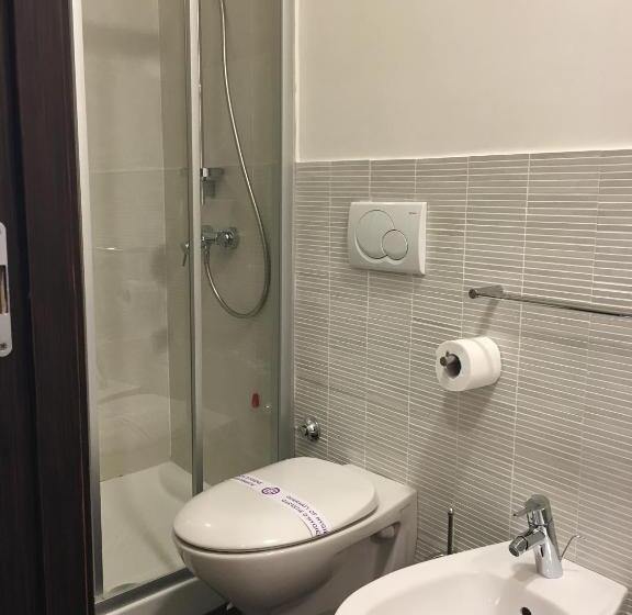 اتاق استاندارد یک نفره, Tropicana Room