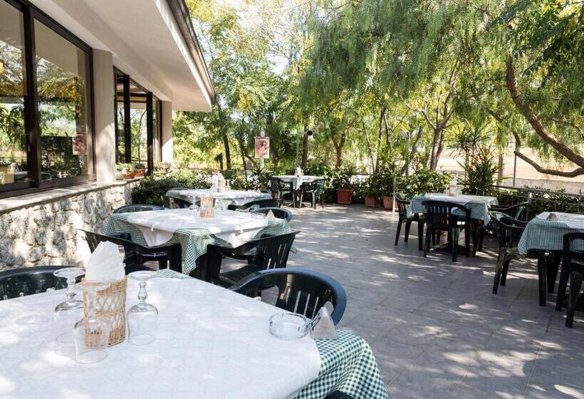 침실 1개 아파트, Happy Days