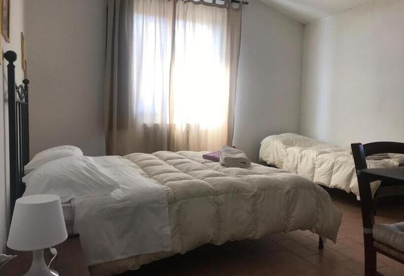 חדר קומפורט לשלושה, Agriturismo La Vita è Bella