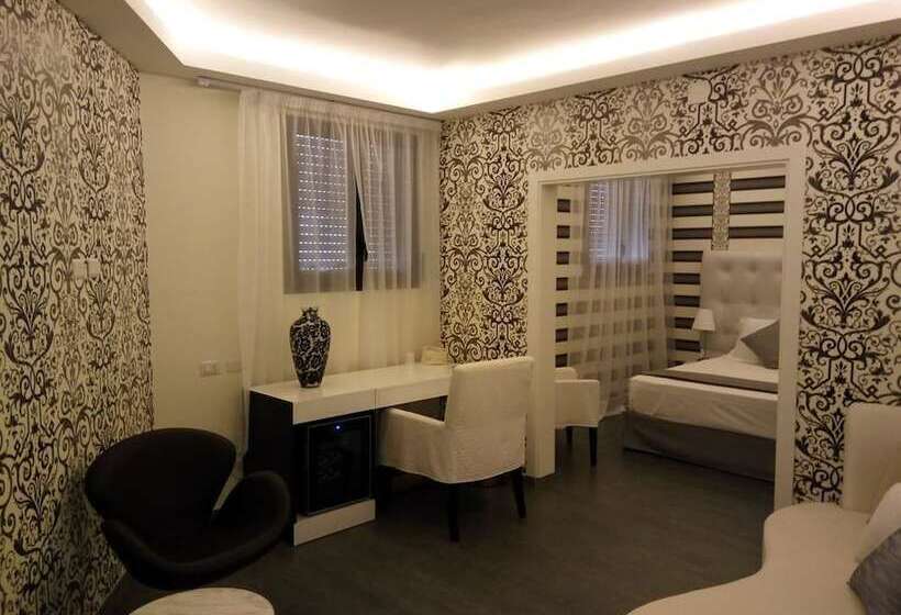 ジュニアスイート, Mina Accomodation