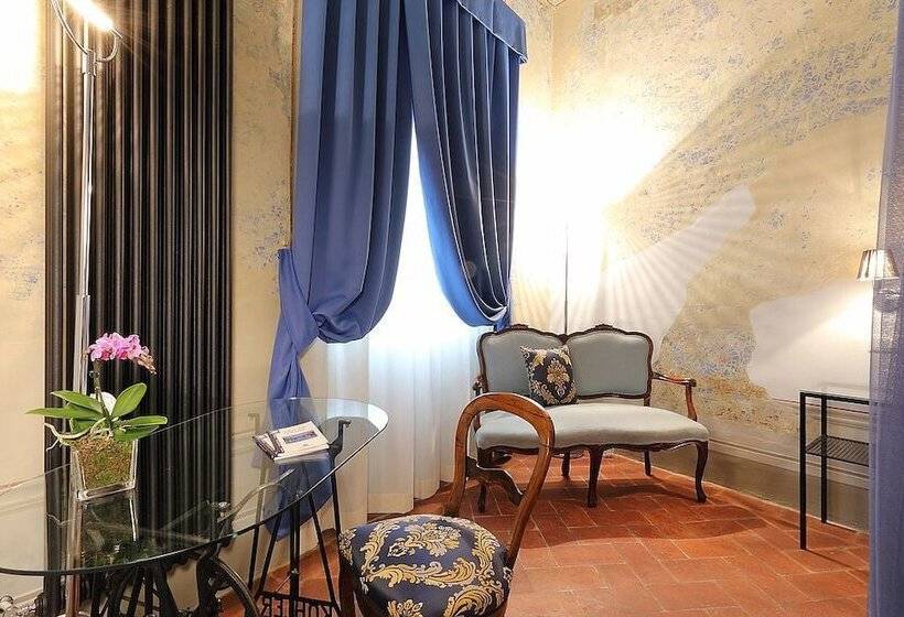 اتاق استاندارد سه نفره, Uffizi Harmony