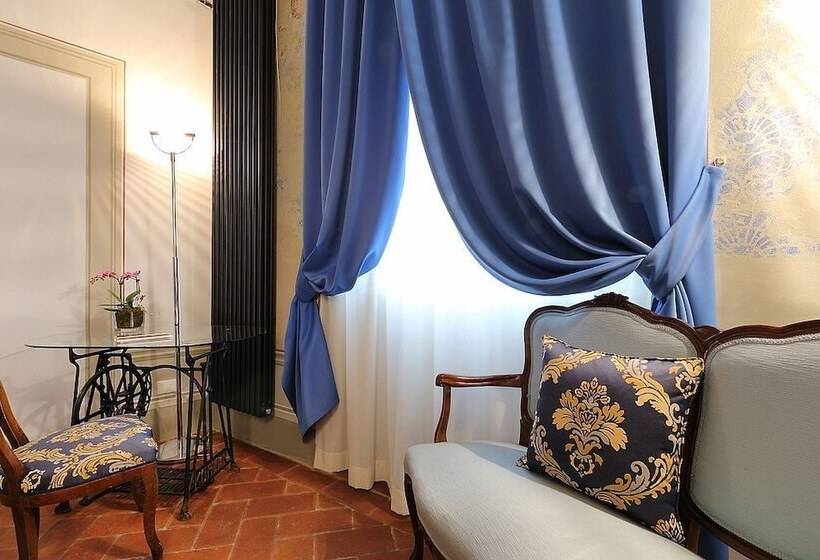 اتاق استاندارد سه نفره, Uffizi Harmony