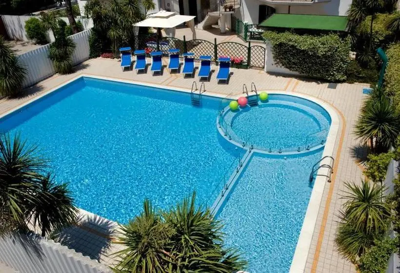 Huoneisto 2 Makuuhuonetta, Residence Acquamarina