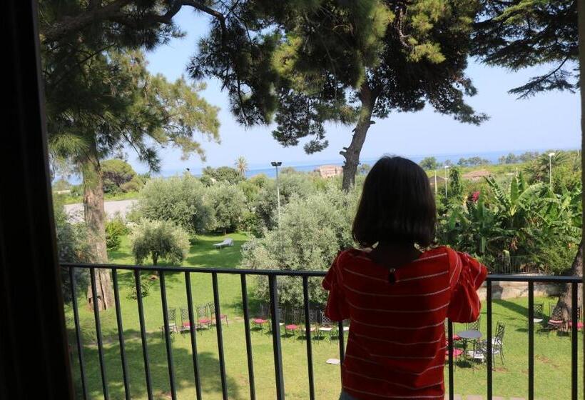 ガーデンビュースタンダードルーム, Palazzo Rosso