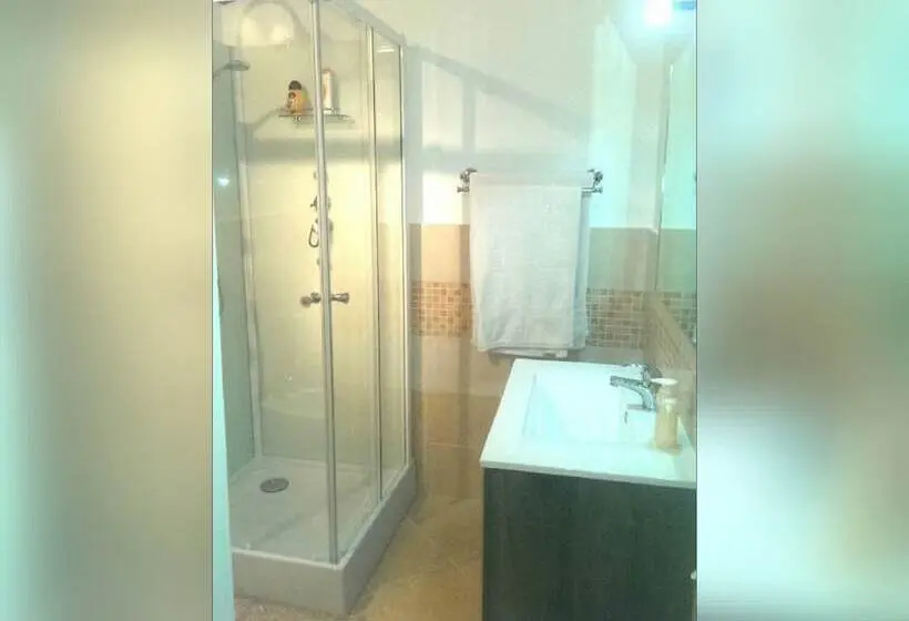 اتاق اکونومی, I Faraglioni Comfort Rooms