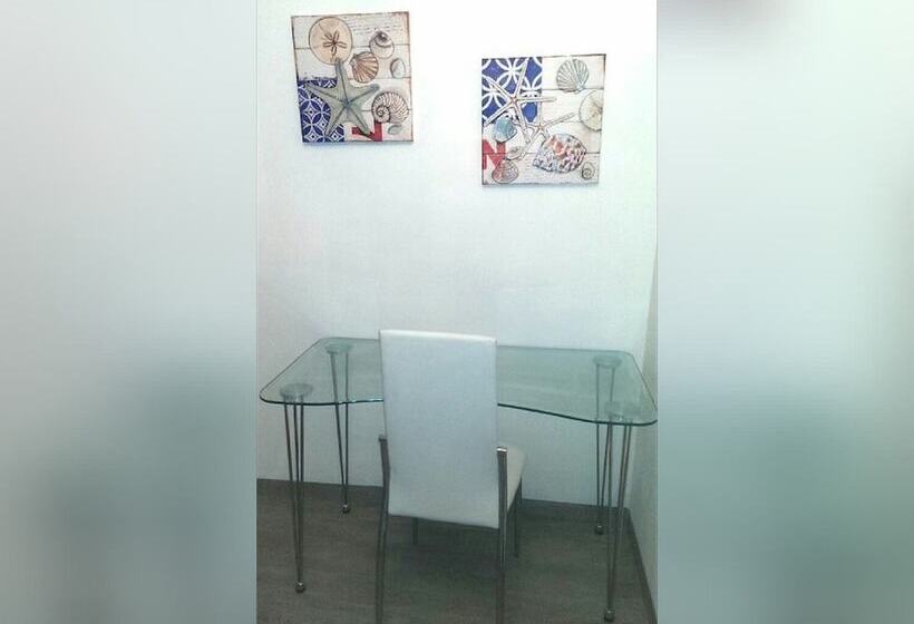 エコノミールーム, I Faraglioni Comfort Rooms