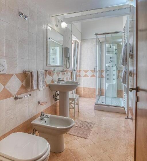 غرفة ديلوكس مطلّة علي البحر, Le Marelle