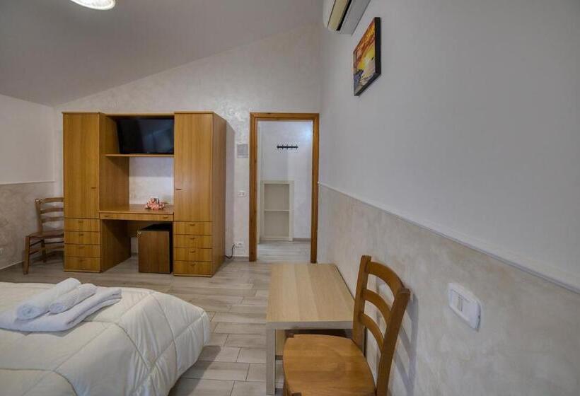 غرفة ديلوكس مطلّة علي البحر, Le Marelle