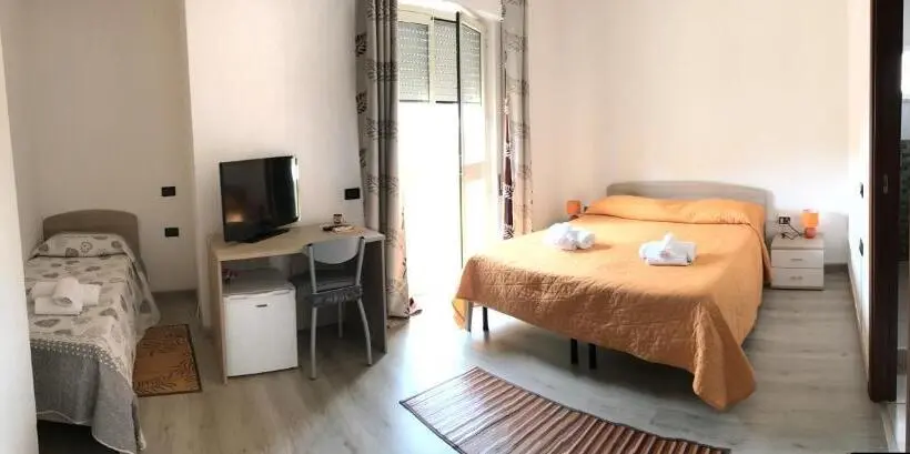 Standard Triple Room with Terrace, Raxul Room
