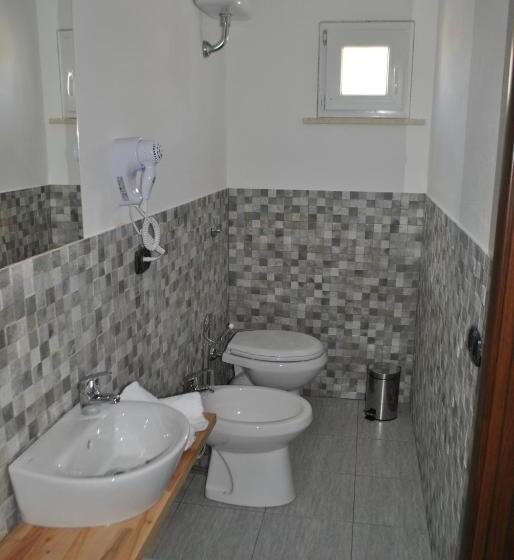 חדר יחיד עם טרסה, Raxul Room