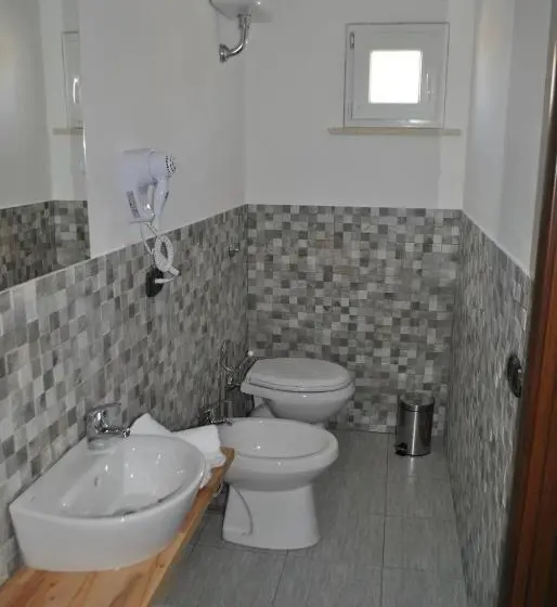 اتاق یک تخته با تراس, Raxul Room