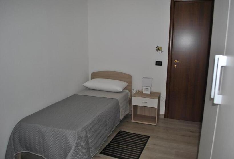Одноместный Номер с Террасой, Raxul Room