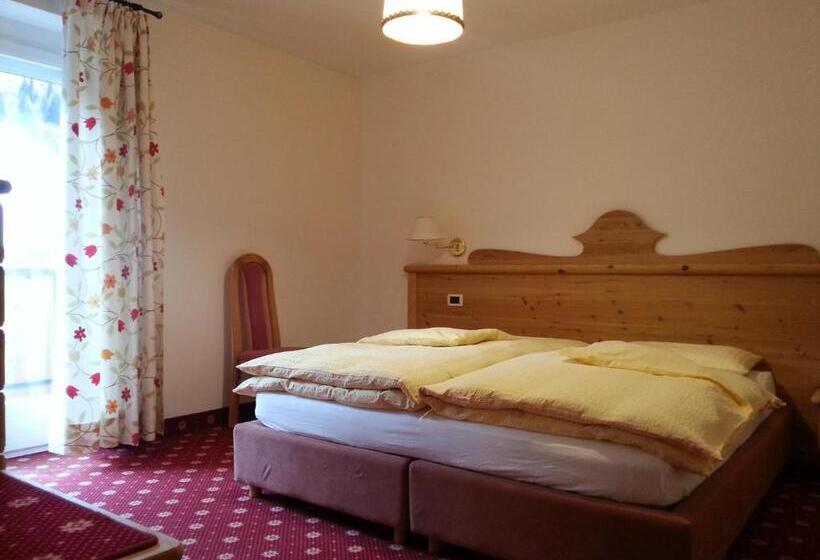 Апартаменты 1 Спальня, Alpenroyal Arabba