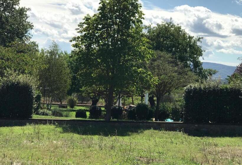 Студия Стандарт, Azienda Agrituristica I Tre Casali