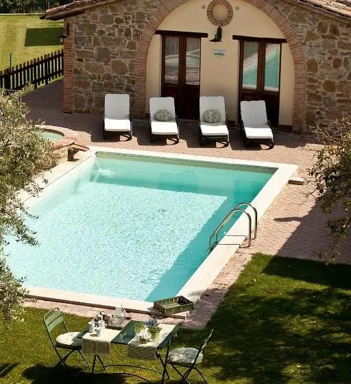 2 Bedroom Apartment Pool View, Agriturismo Ripaiani