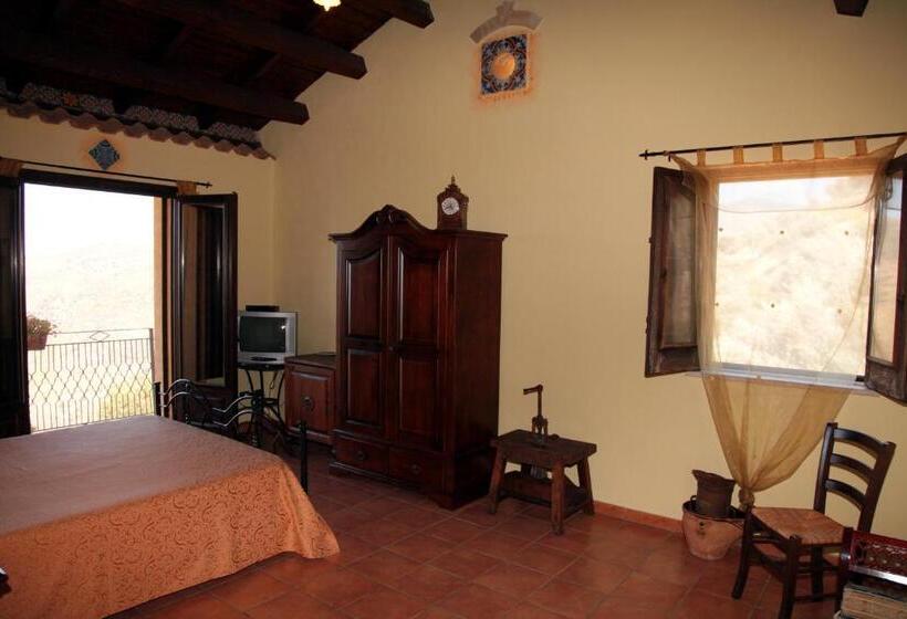 غرفة قياسية رباعية, L'uliveto