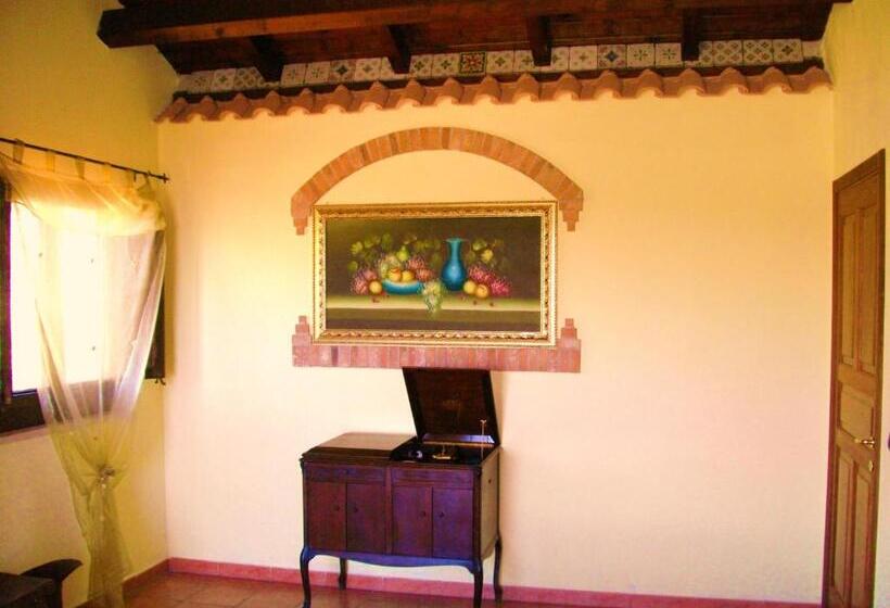 غرفة قياسية رباعية, L'uliveto