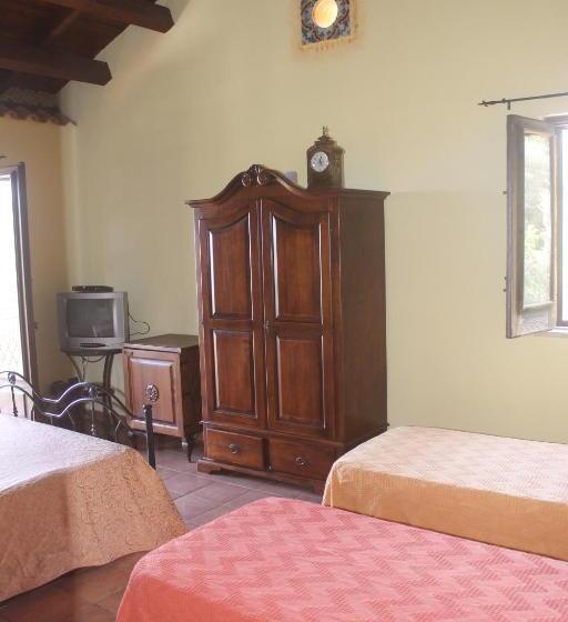 غرفة قياسية رباعية, L'uliveto