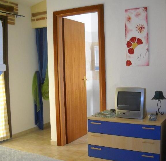 Standard-huone Puutarhanäkymä, Munduge B&b