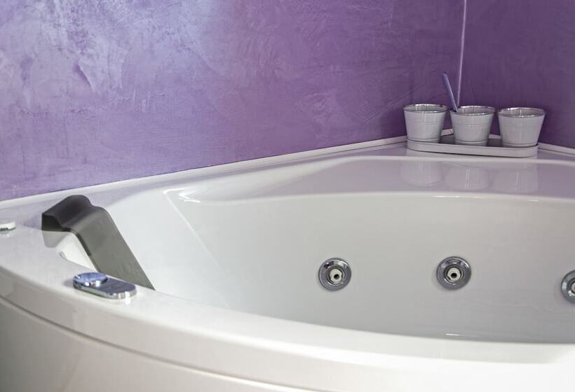 غرفة قياسية مزوَّدة بجاكوزي, Alibardi Alloggi