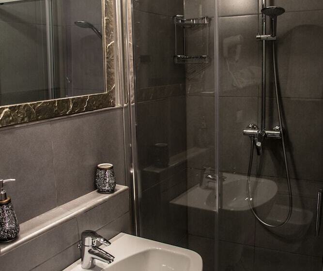 غرفة قياسية مزوَّدة بجاكوزي, Alibardi Alloggi