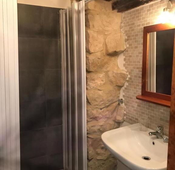 غرفة أساسية مزودة بشُرفة, Drommire In Plassa E Clesia