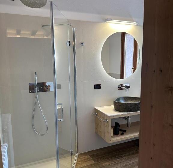 اتاق لوکس, Nogherazza La Locanda