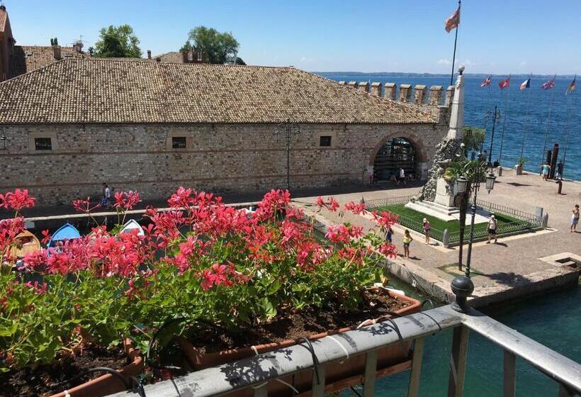 Superior room with lake view, Oreste Suite