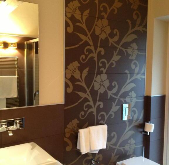 Superior room with lake view, Oreste Suite