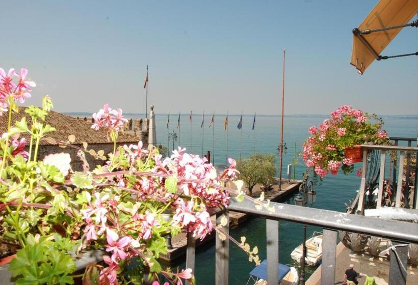 Superior room with lake view, Oreste Suite