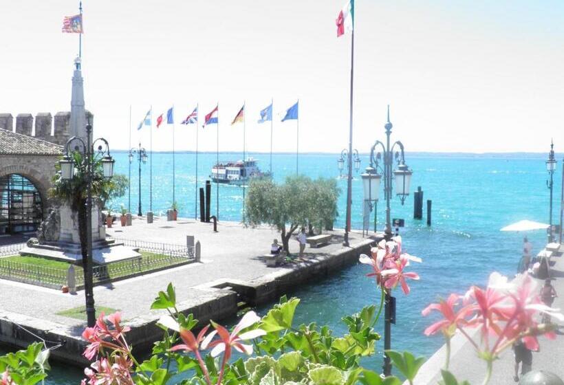 Superior room with lake view, Oreste Suite