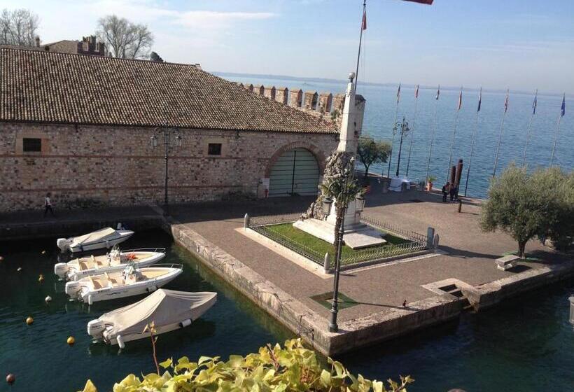 デラックスジュニアスイート, Oreste Suite