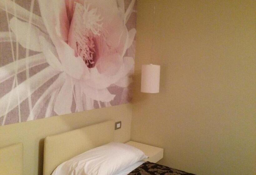 スタンダードルーム, Oreste Suite