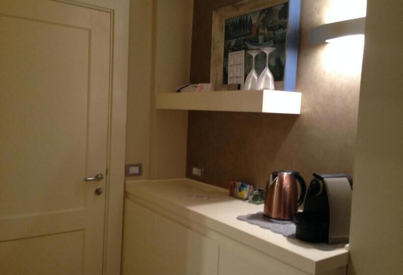 スタンダードルーム, Oreste Suite