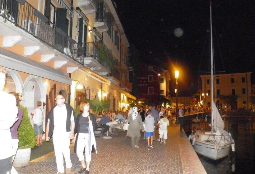 Superior room with lake view, Oreste Suite