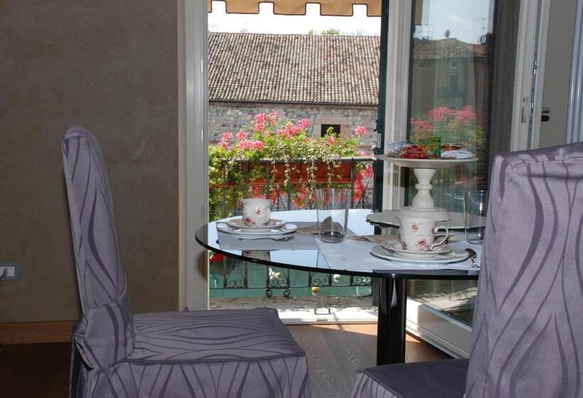 Superior room with lake view, Oreste Suite