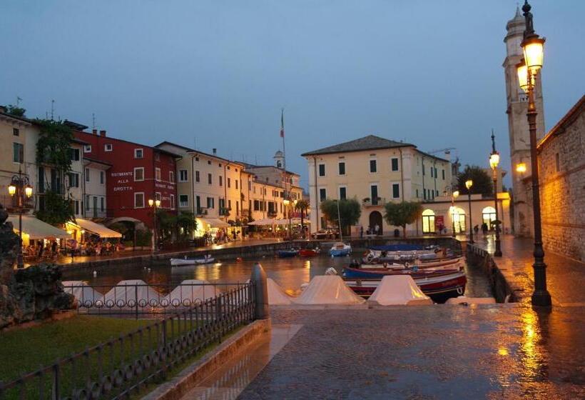 Superior room with lake view, Oreste Suite