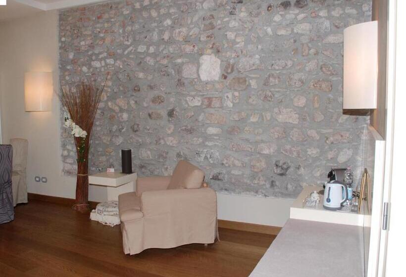 デラックスジュニアスイート, Oreste Suite