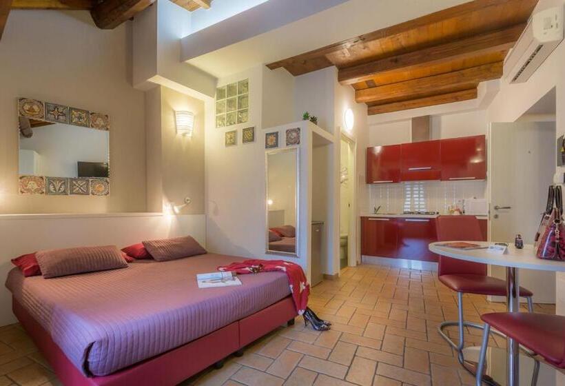 استودیوی استاندارد, Saffi 103