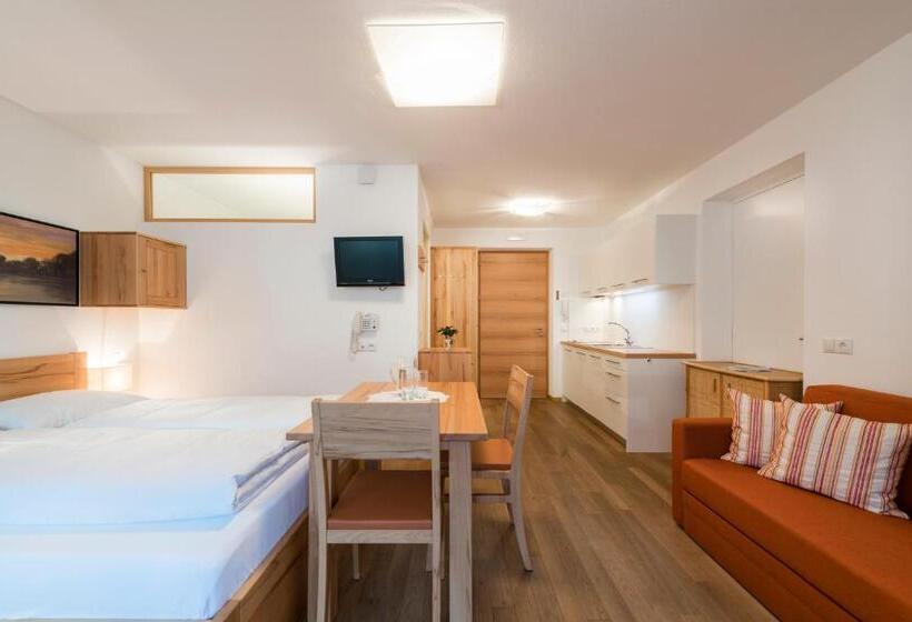 סטודיו בסיסי, Residence Aichner