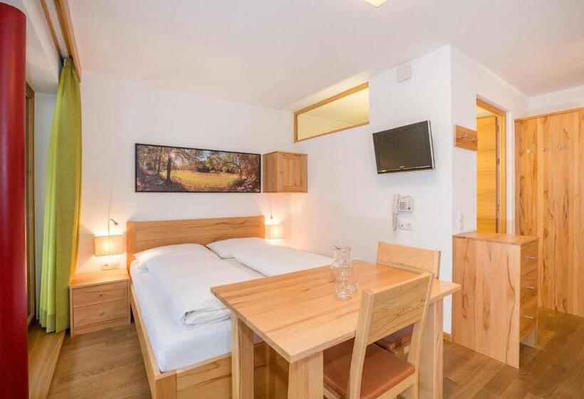 استودیو ساده, Residence Aichner