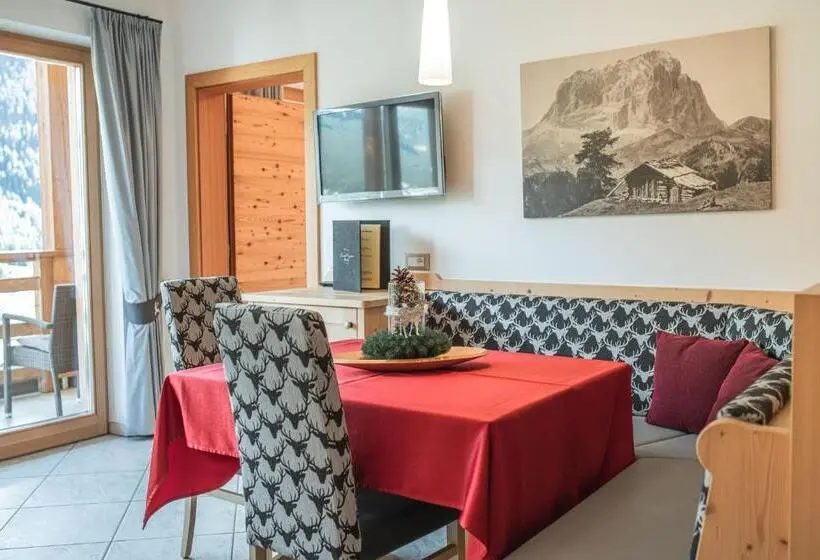 آپارتمان 2 خوابه با تراس, Chalet Residence Alpinflair