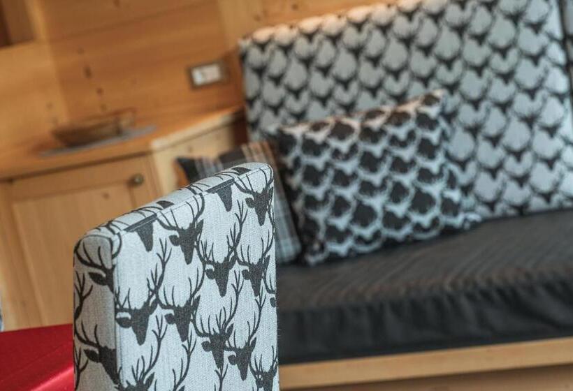 شقة غرفتين نوم مزودة بتراس, Chalet Residence Alpinflair