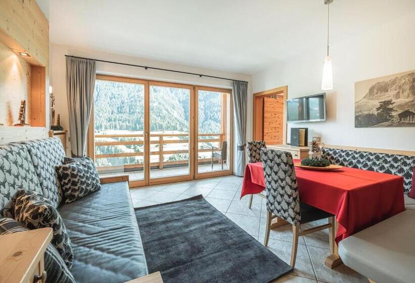 شقة غرفتين نوم مزودة بتراس, Chalet Residence Alpinflair